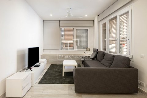 Apartamento de 3 dormitorios en venta en Barcelona, Cataluña, Spain № 7124