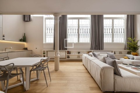 Снять в аренду квартиру в Барселона, Испания с 1 спальня, 173м², № 7120 - фото 3