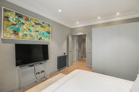 Купить квартиру в Барселона, Испания с 4 комнаты, № 1512 - фото 15