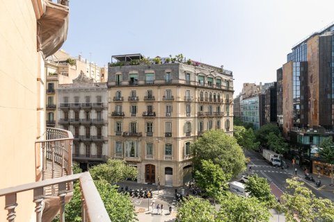 Купить квартиру в Барселона, Испания с 4 комнаты, № 1512 - фото 9