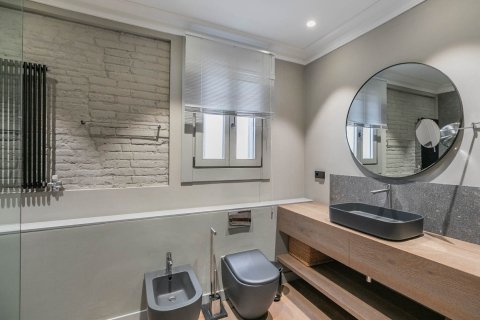 Купить квартиру в Барселона, Испания с 4 комнаты, № 1512 - фото 17