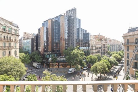 Купить квартиру в Барселона, Испания с 4 комнаты, № 1512 - фото 7