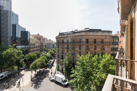 Купить квартиру в Барселона, Испания с 4 комнаты, № 1512 - фото 8