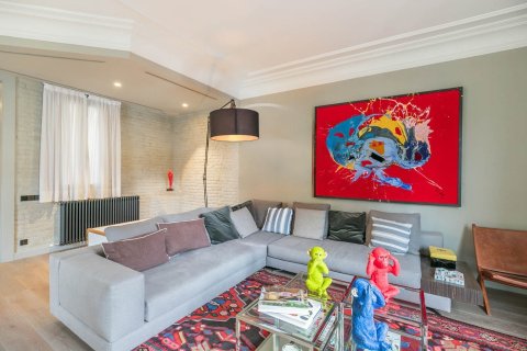 Купить квартиру в Барселона, Испания с 4 комнаты, № 1512 - фото 5