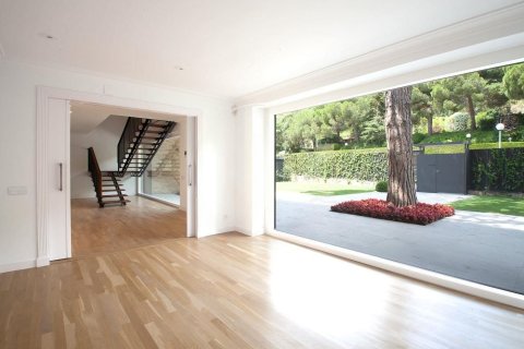 7 bedrooms house for rent in Barcelona, Catalonia, Spain № 1574 - photo 9