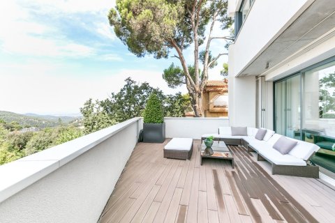 10 bedrooms house for rent in Barcelona, Catalonia, Spain № 1572 - photo 5