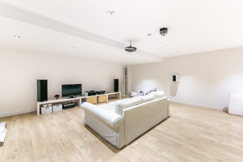 10 bedrooms house for rent in Barcelona, Catalonia, Spain № 1572 - photo 10