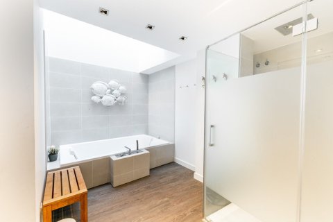 10 bedrooms house for rent in Barcelona, Catalonia, Spain № 1572 - photo 12
