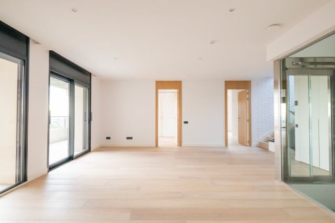 5 bedrooms house for rent in Barcelona, Catalonia, Spain № 1575 - photo 4