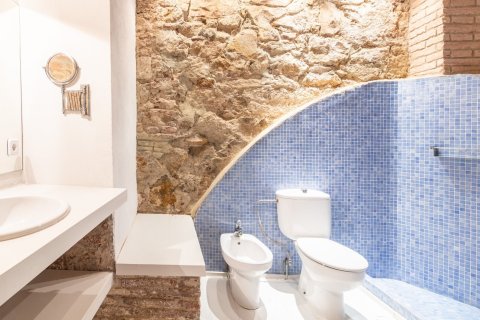 6 bedrooms house for rent in Barcelona, Catalonia, Spain № 1571 - photo 12