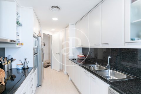 4 chambres apartment à vendre à Sant Marti, Barcelona, Catalonia, Spain № 2434 - photo 12