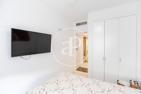 Apartamento de 4 dormitorios en venta en Sant Martí, Barcelona, Cataluña, Spain № 2435 - foto 25