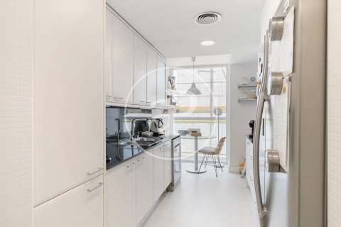 Apartamento de 4 dormitorios en venta en Sant Martí, Barcelona, Cataluña, Spain № 2435 - foto 11