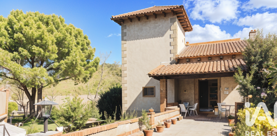 5 chambres house à vendre à Sant Joan de les Abadesses, Girona, Catalonia, Spain № 7532
