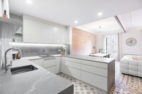 3 bedrooms apartment for sale in Barcelona, Catalonia, Spain № 1495 - photo 11
