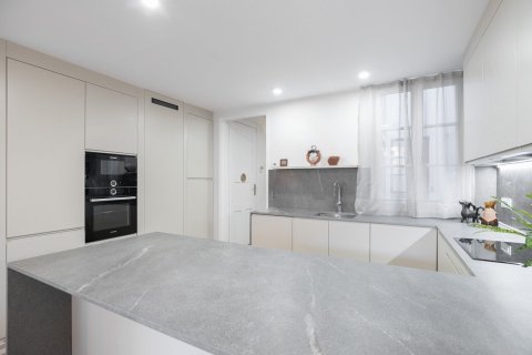 3 bedrooms apartment for sale in Barcelona, Catalonia, Spain № 1495 - photo 12