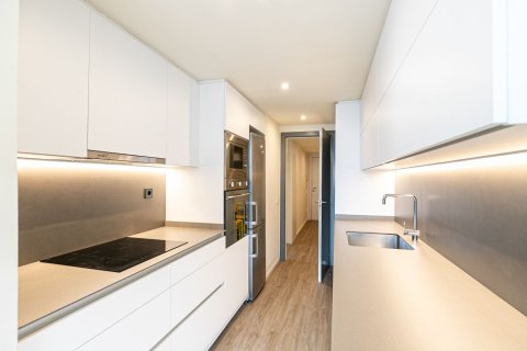 2 bedrooms apartment for sale in Barcelona, Catalonia, Spain № 1499 - photo 9