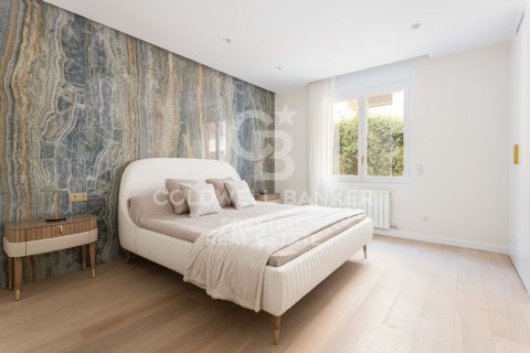 Apartamento de 5 dormitorios en venta en Barcelona, Cataluña, Spain № 5700 - foto 17