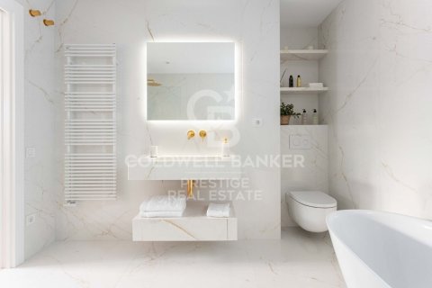 Apartamento de 5 dormitorios en venta en Barcelona, Cataluña, Spain № 5700 - foto 21