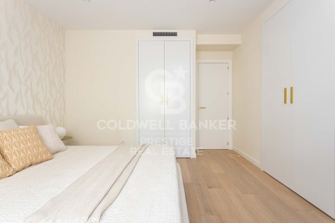 Apartamento de 5 dormitorios en venta en Barcelona, Cataluña, Spain № 5700 - foto 28