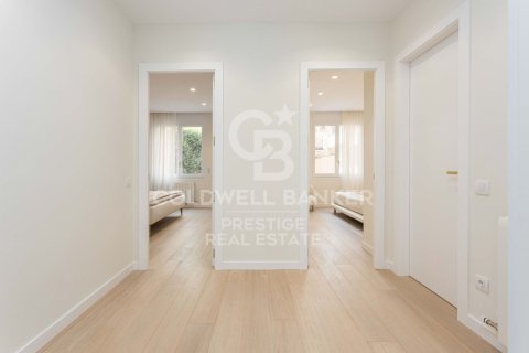 Apartamento de 5 dormitorios en venta en Barcelona, Cataluña, Spain № 5700 - foto 18