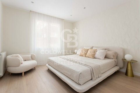 Apartamento de 5 dormitorios en venta en Barcelona, Cataluña, Spain № 5700 - foto 23