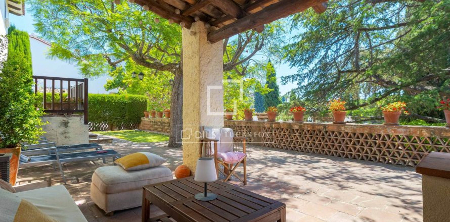 4 bedrooms finca for sale in Cabrils, Barcelona, Catalonia, Spain № 8827