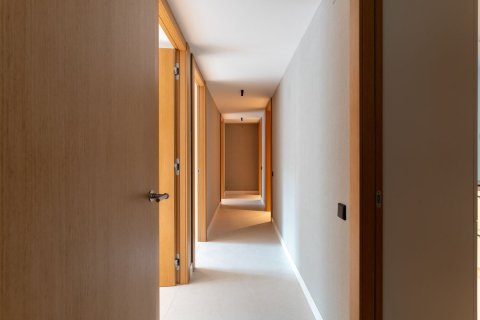 Apartamento de 4 dormitorios en venta en Barcelona, Cataluña, Spain № 6325 - foto 8