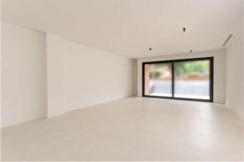Apartamento de 4 dormitorios en venta en Barcelona, Cataluña, Spain № 6325 - foto 4