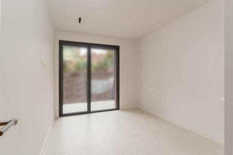 Apartamento de 4 dormitorios en venta en Barcelona, Cataluña, Spain № 6325 - foto 16