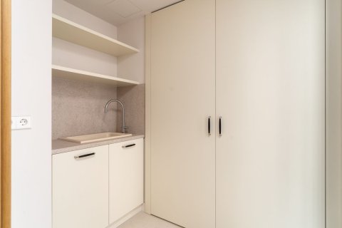 Apartamento de 4 dormitorios en venta en Barcelona, Cataluña, Spain № 6325 - foto 13