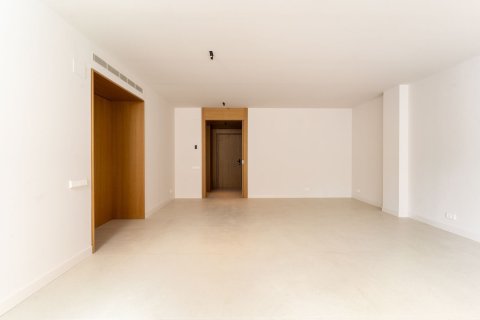 Apartamento de 4 dormitorios en venta en Barcelona, Cataluña, Spain № 6325 - foto 2