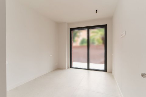 Apartamento de 4 dormitorios en venta en Barcelona, Cataluña, Spain № 6325 - foto 15