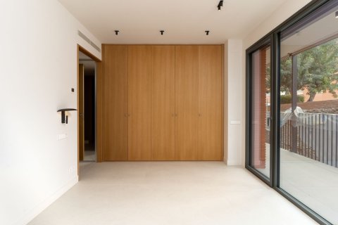 Apartamento de 4 dormitorios en venta en Barcelona, Cataluña, Spain № 6325 - foto 24