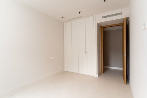 Apartamento de 4 dormitorios en venta en Barcelona, Cataluña, Spain № 6325 - foto 17