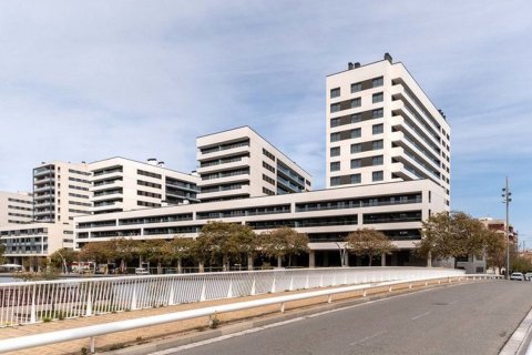 4 bedrooms apartment for sale in Badalona, Barcelona, Catalonia, Spain № 6328 - photo 28