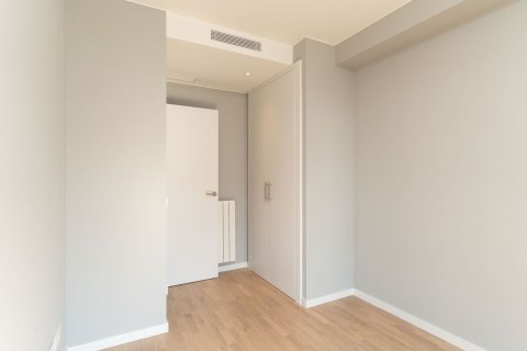 4 bedrooms apartment for sale in Badalona, Barcelona, Catalonia, Spain № 6328 - photo 18