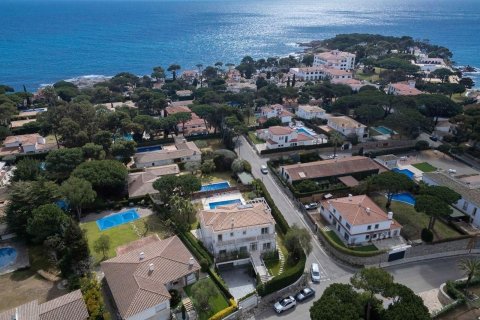 Купить дом в С'Агаро, Испания с 6 комнат, 651м², № 6211 - фото 3