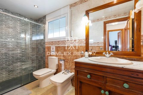 5 bedrooms house for sale in Lloret de Mar, Girona, Catalonia, Spain № 2390 - photo 17