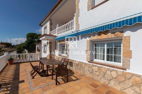 5 bedrooms house for sale in Lloret de Mar, Girona, Catalonia, Spain № 2390 - photo 6