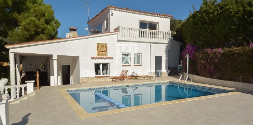 5 chambres house à vendre à Lloret de Mar, Girona, Catalonia, Spain № 2392