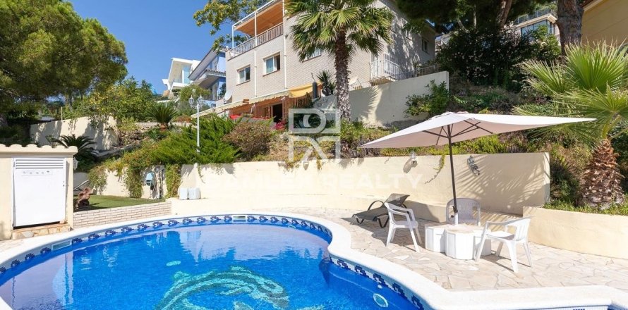 7 bedrooms house for sale in Lloret de Mar, Girona, Catalonia, Spain № 2391
