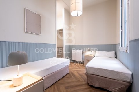 Apartamento de 3 dormitorios en venta en Barcelona, Cataluña, Spain № 7914 - foto 12