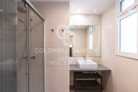 Apartamento de 3 dormitorios en venta en Barcelona, Cataluña, Spain № 7914 - foto 10
