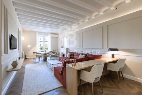Apartamento de 3 dormitorios en venta en Barcelona, Cataluña, Spain № 7914