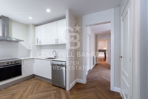 Apartamento de 3 dormitorios en venta en Barcelona, Cataluña, Spain № 7914 - foto 17