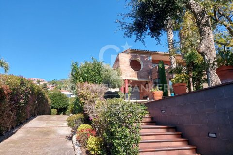 Сasa de 7 dormitorios en venta en Teia, Barcelona, Cataluña, Spain № 7912 - foto 26