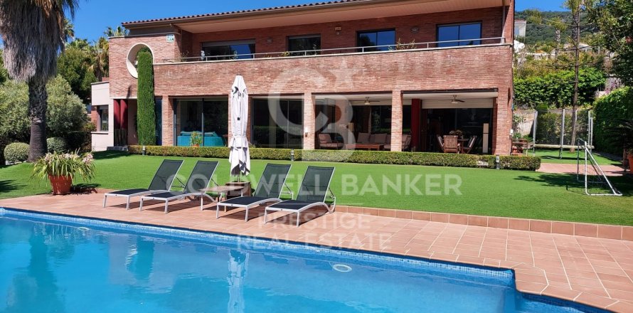 7 bedrooms house for sale in Teia, Barcelona, Catalonia, Spain № 7912