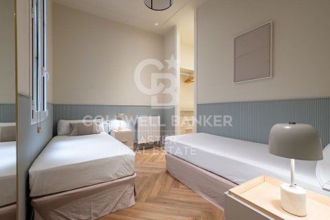 3 bedrooms apartment for sale in Barcelona, Catalonia, Spain № 7913 - photo 13