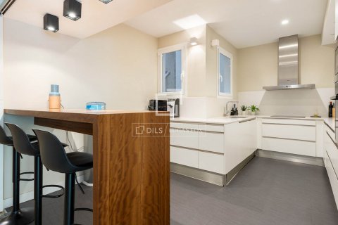 3 bedrooms apartment for sale in Barcelona, Catalonia, Spain № 8494 - photo 14